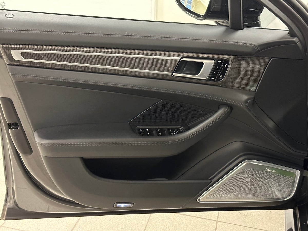 Porsche Panamera 4