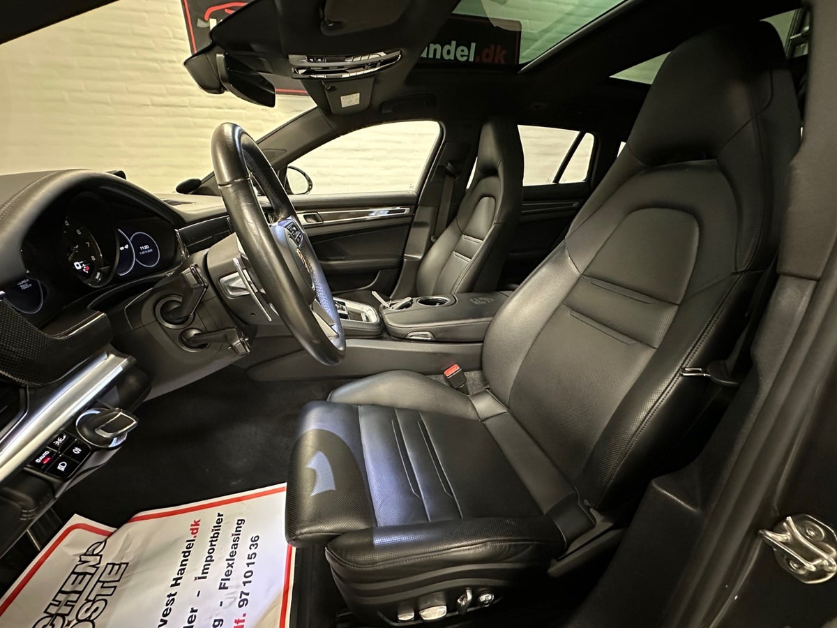Porsche Panamera 4