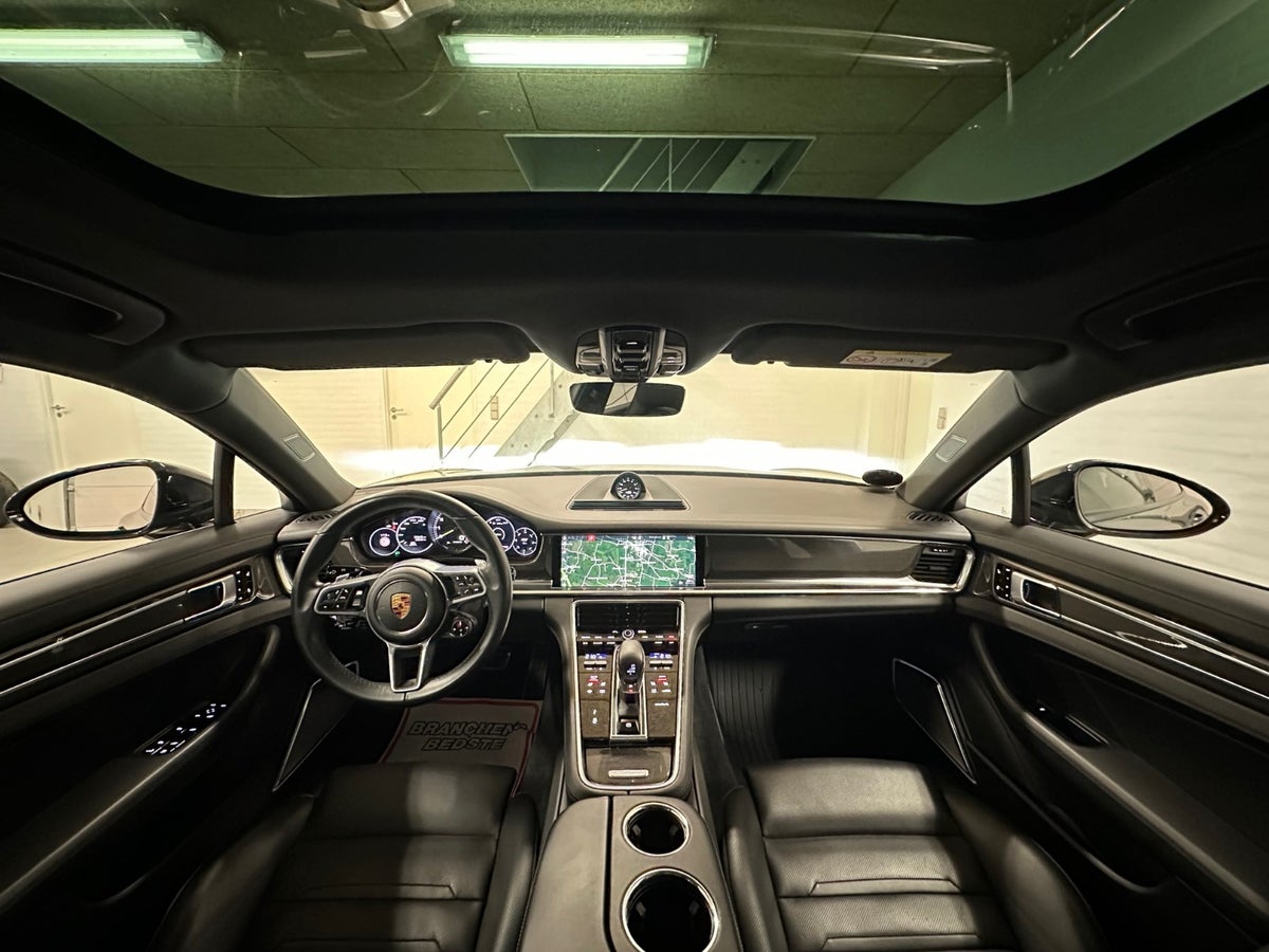 Porsche Panamera 4