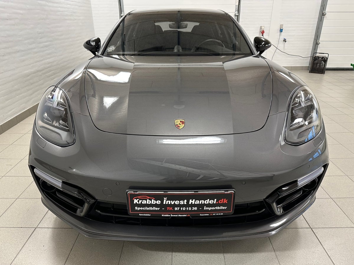 Porsche Panamera 4