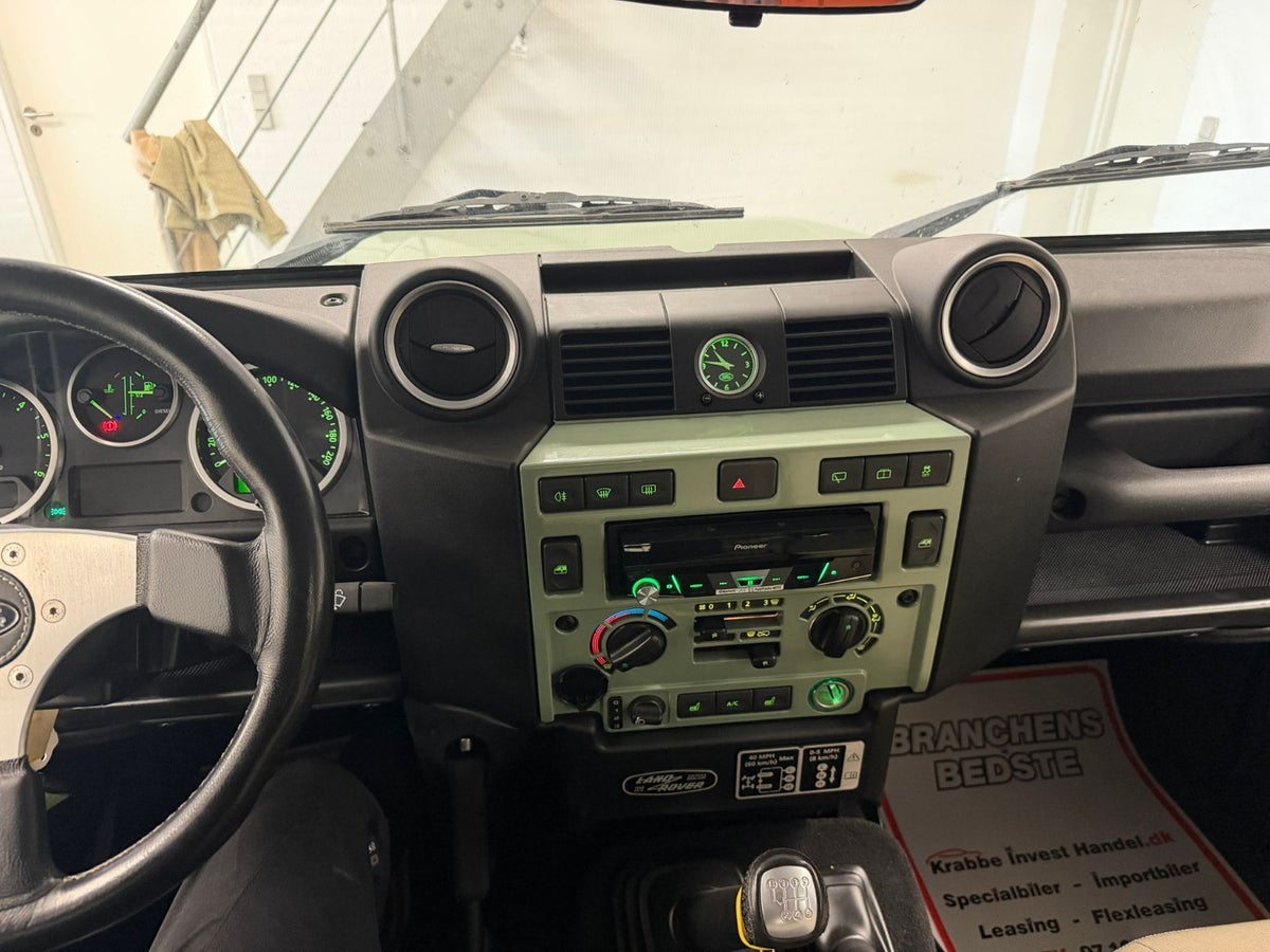 Land Rover Defender 90