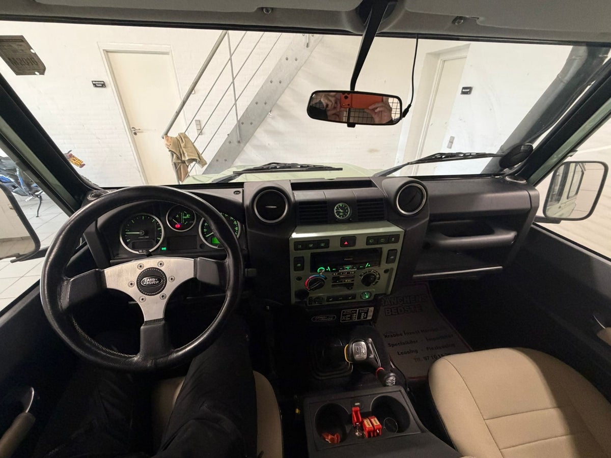 Land Rover Defender 90