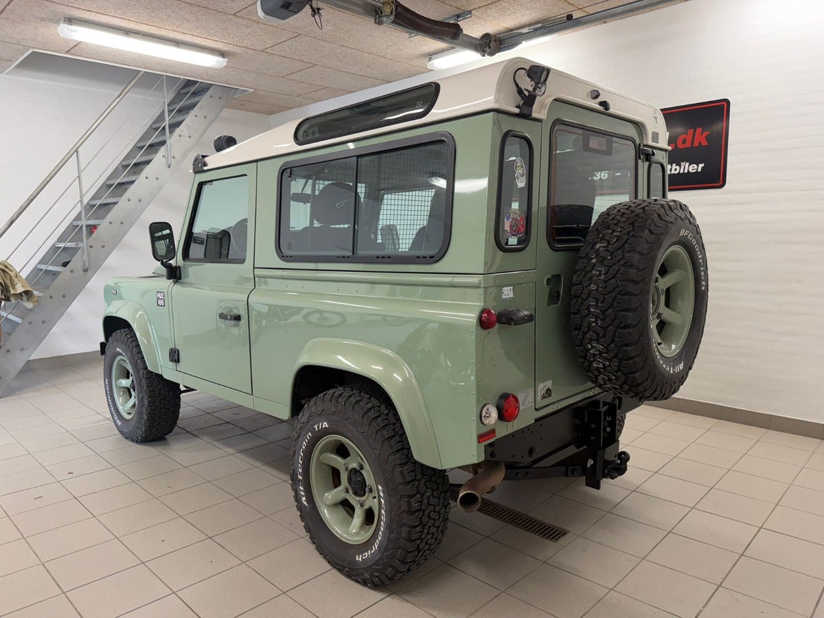 Land Rover Defender 90