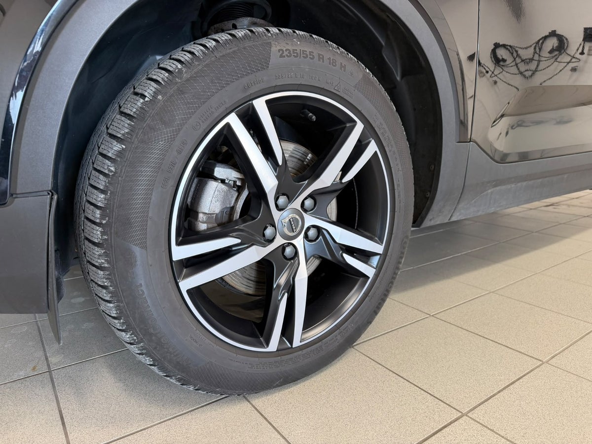 Volvo XC40 D4 190 Momentum aut. AWD