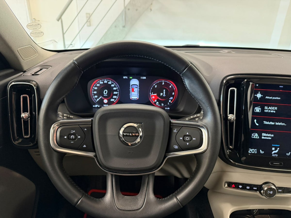 Volvo XC40 D4 190 Momentum aut. AWD